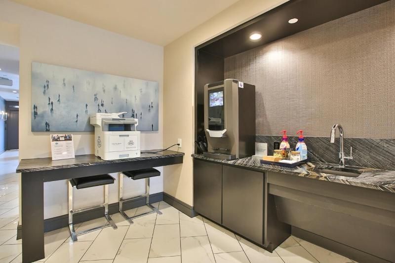 Modern Suites By The Texas Medical Center & NRG Stadium - image 14