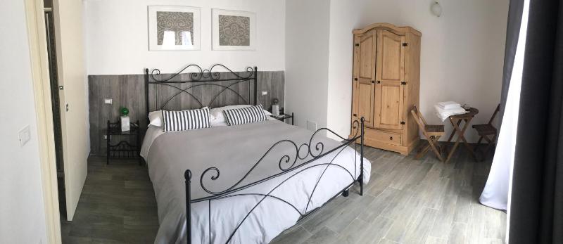Double Room image 4