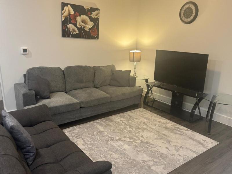 Modern Suites By The Texas Medical Center & NRG Stadium - image 2