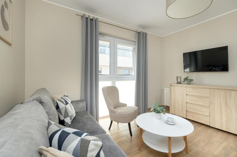 Jasny Apartament Sun Seasons 24 z Umeblowanym Balkonem i Parkingiem by Noclegi Renters - image 10