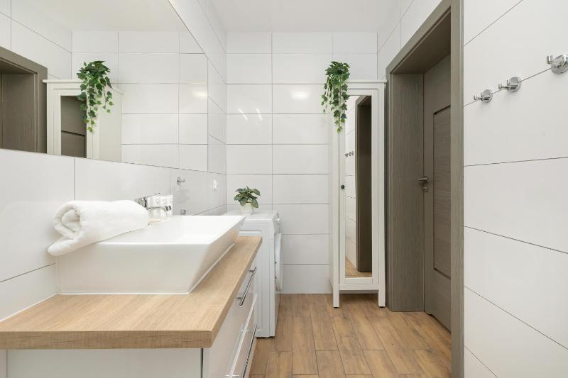 Jasny Apartament Sun Seasons 24 z Umeblowanym Balkonem i Parkingiem by Noclegi Renters - image 16