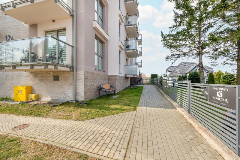 Jasny Apartament Sun Seasons 24 z Umeblowanym Balkonem i Parkingiem by Noclegi Renters - image 30