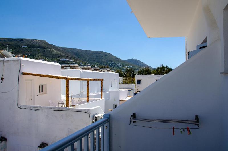 Studio with Balcony image 4