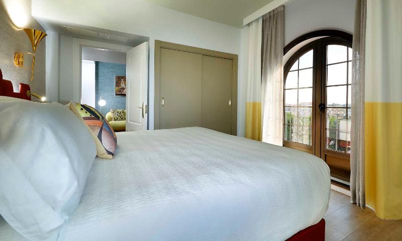 Silver Suite image 2