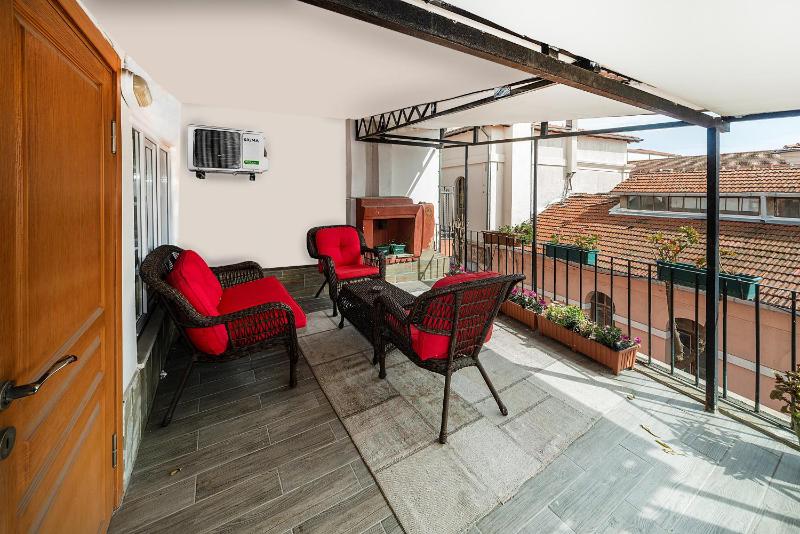 Suite with Terrace image 4