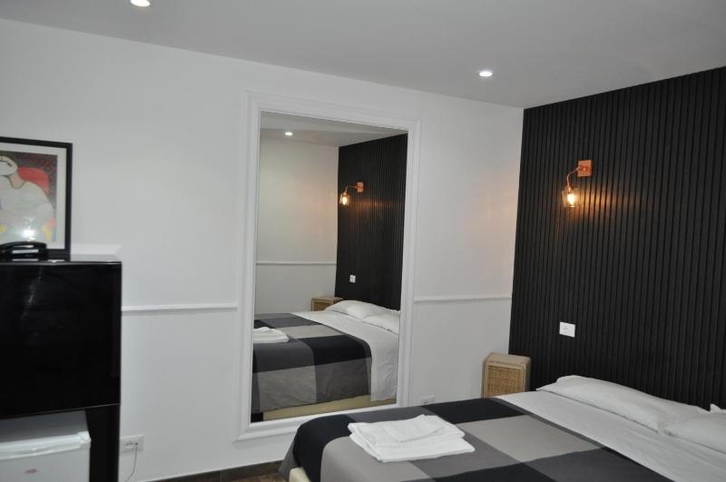 Standard Double or Twin Room image 4