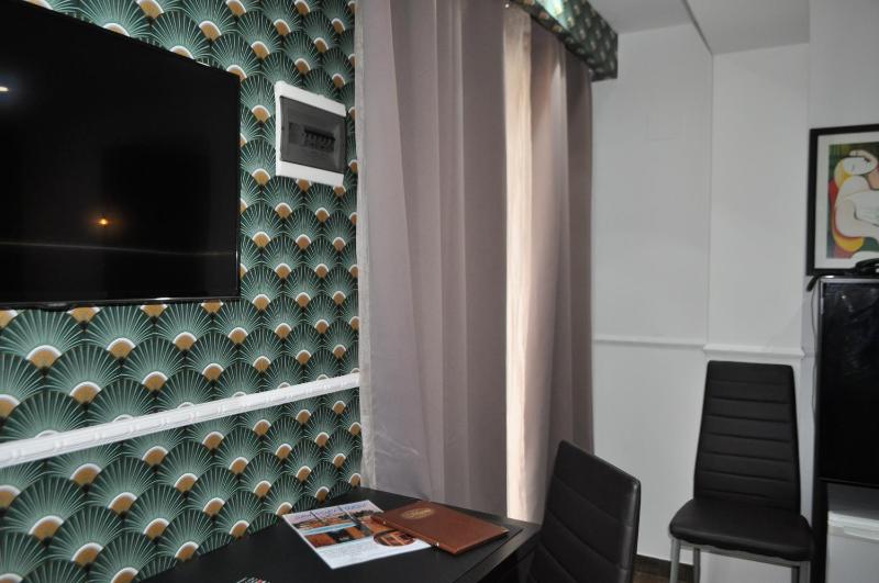 Standard Double or Twin Room image 2