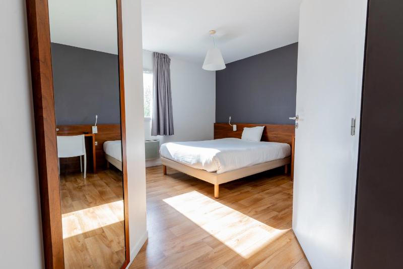 Family Room with One Queen Bed and One Bunk Bed - Non-Smoking image 4