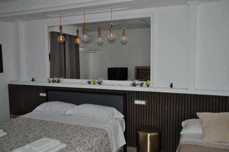 Comfort Triple Room image 4