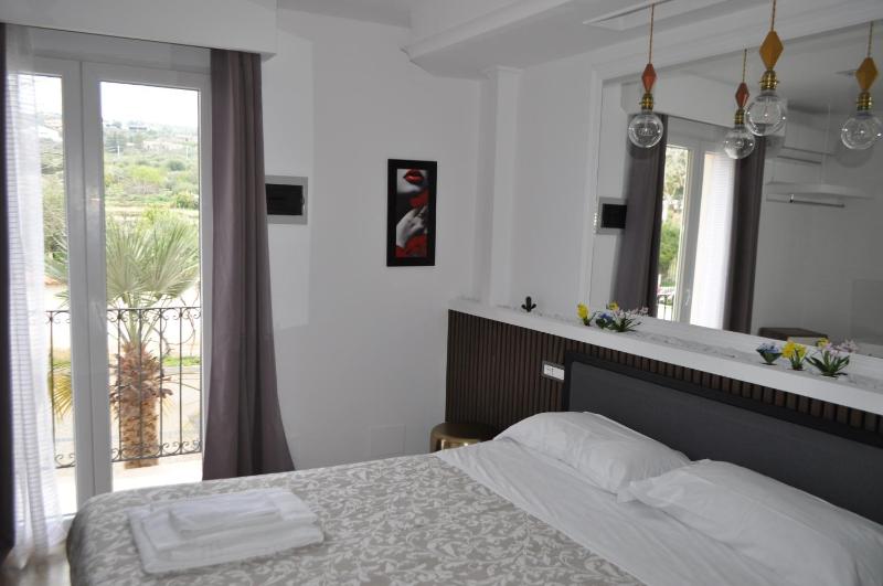 Comfort Triple Room image 3