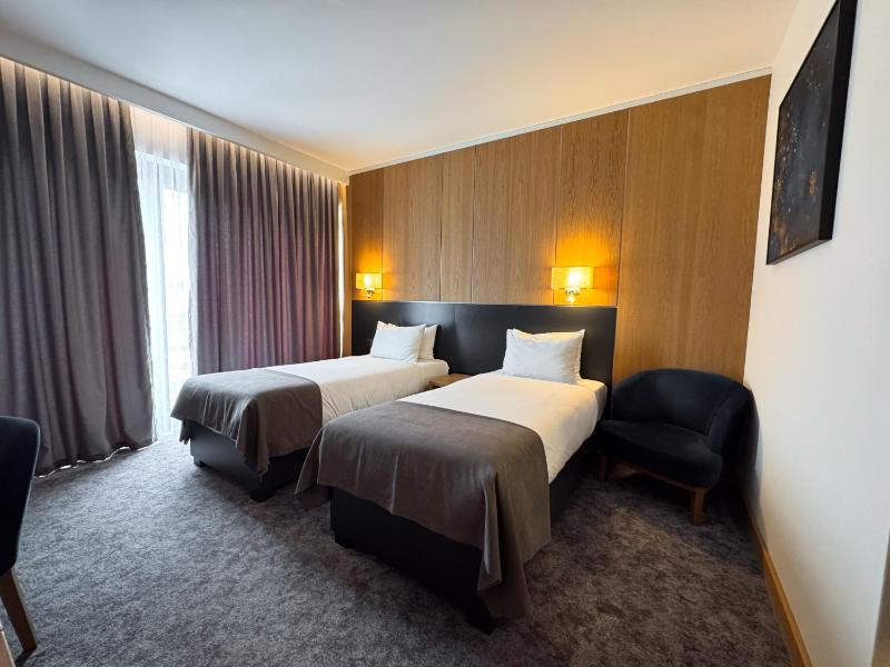 Twin Room image 1