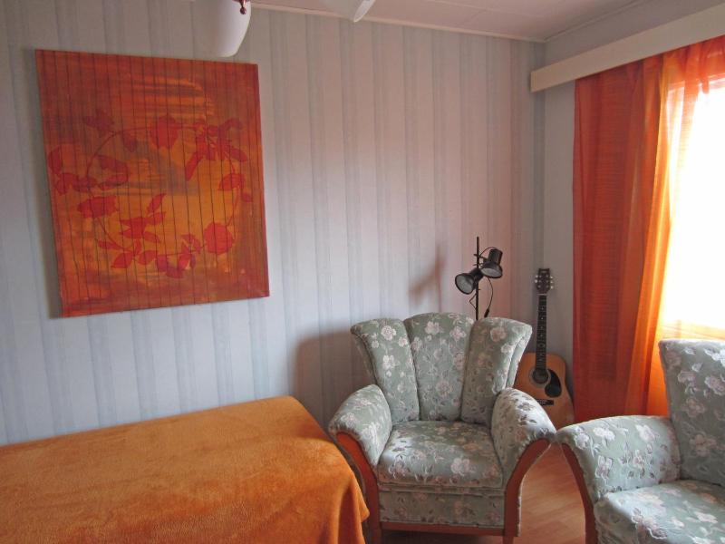 One-Bedroom Apartment image 3