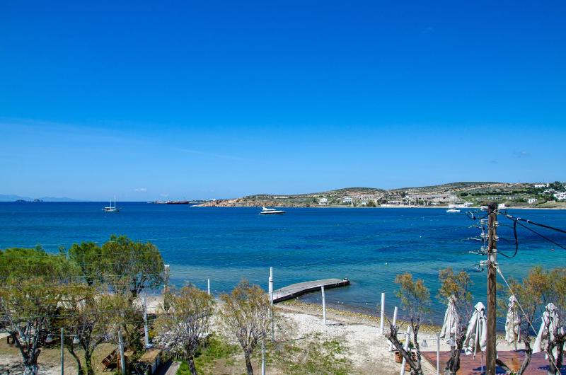 Triple Room with Balcony and Sea View image 4