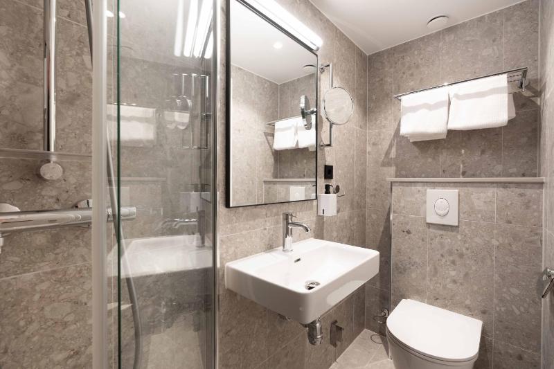 Economy Single Room image 4