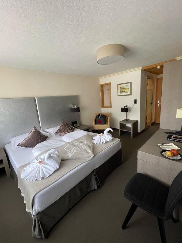 Standard Double Room image 4