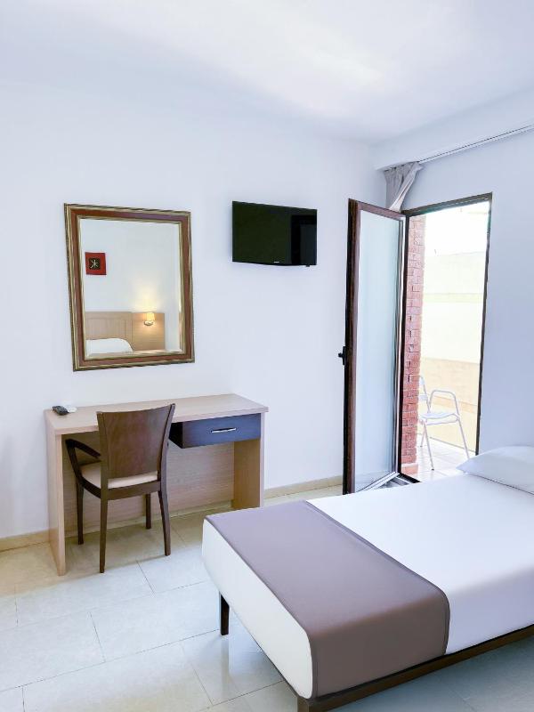 Basic Triple Room (2 Adults + 1 Child)  image 3