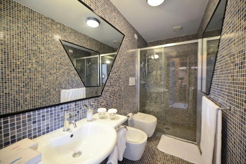 Double or Twin Room with Garden View image 1