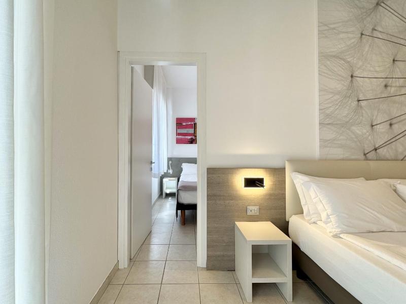 Hotel Lux - image 4