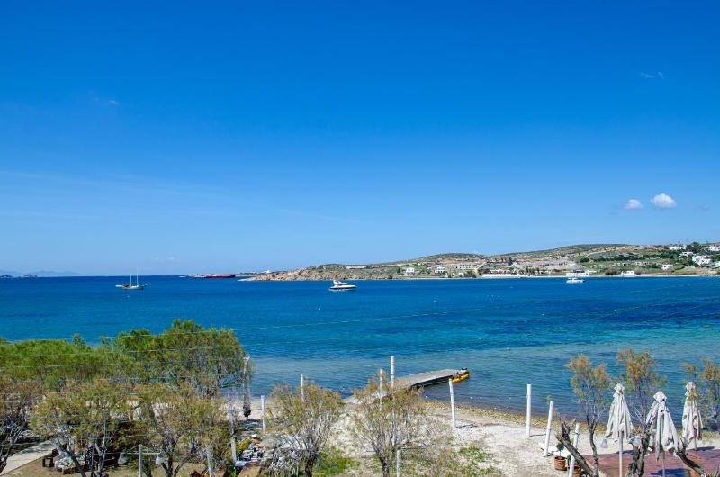 Deluxe Double Room with Balcony and Sea View image 3