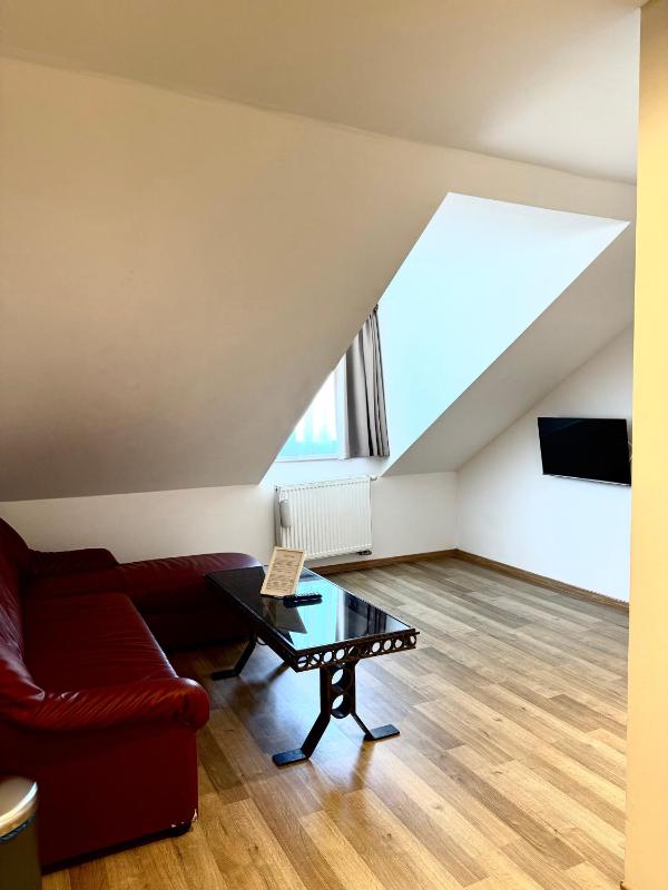 Family Room image 3