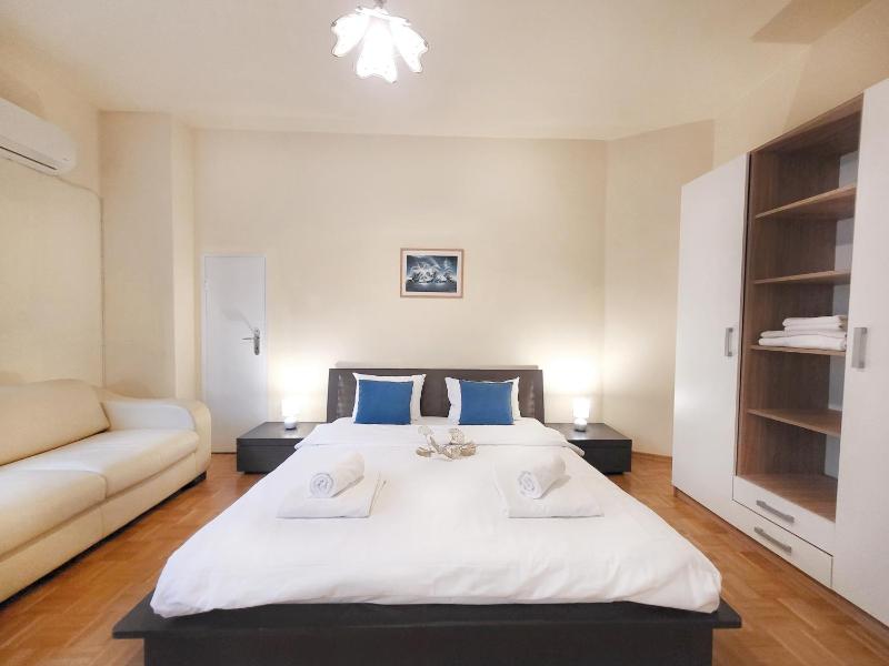 Skaradlija Lux Apartment - image 8