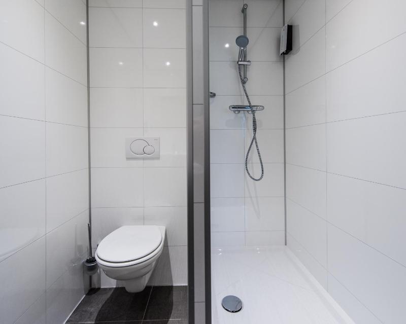 Standard Double Room image 3