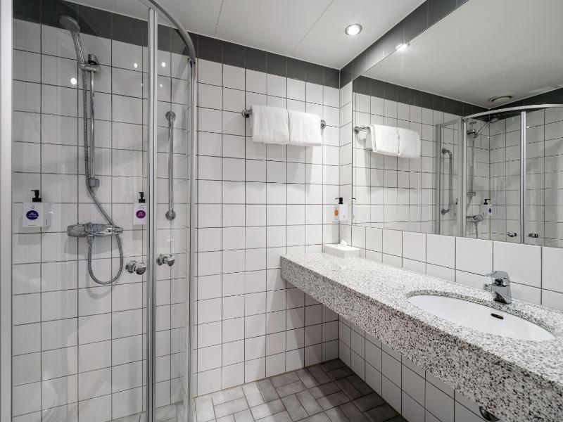 Superior Twin Room image 2