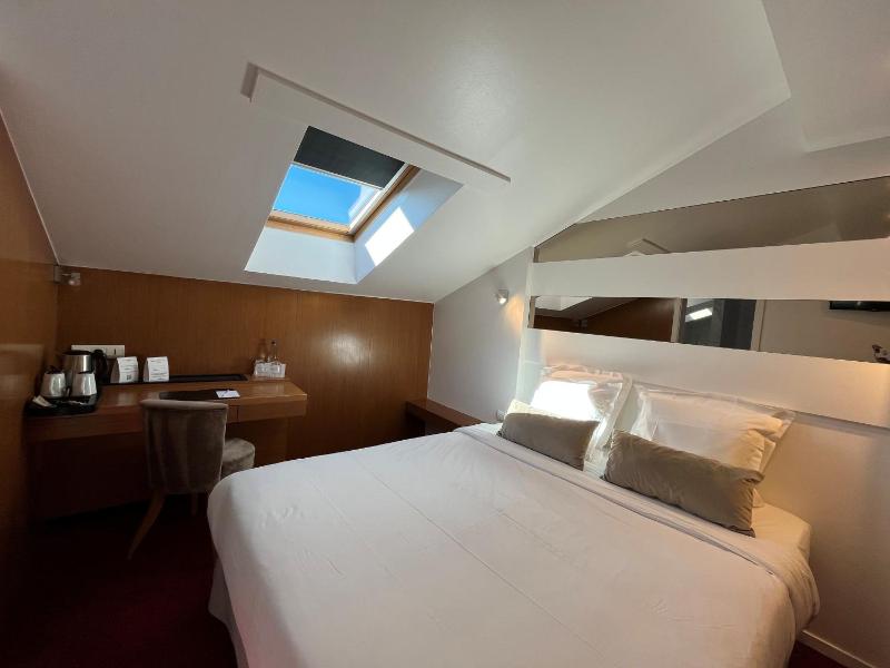 Attic Classic Double Room image 2
