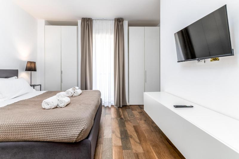 Superior One-Bedroom Apartment (2 Adults) image 4