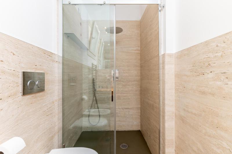 Superior One-Bedroom Apartment (2 Adults) image 2
