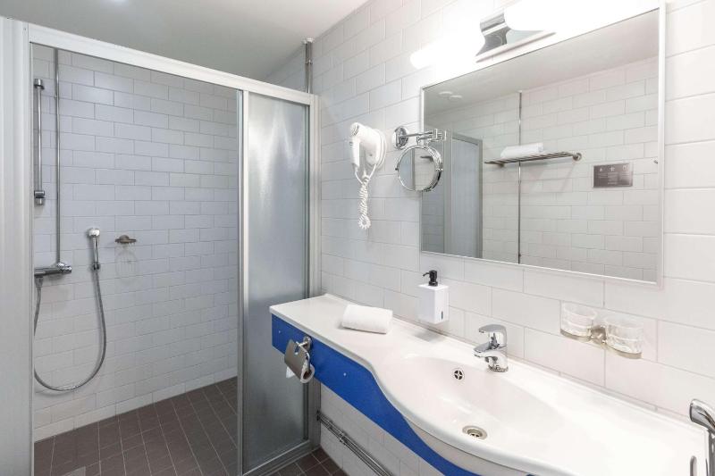 Superior Twin Room image 2