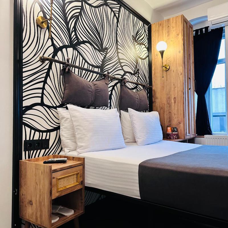 Standard Double Room image 1