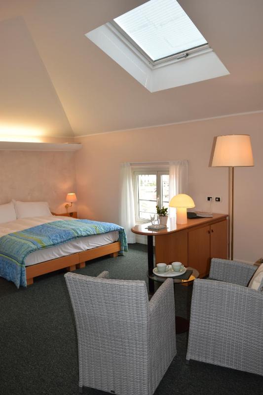 Superior Double Room image 4