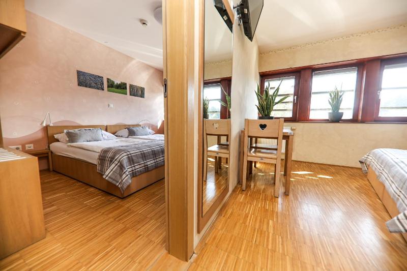 Apartment image 4