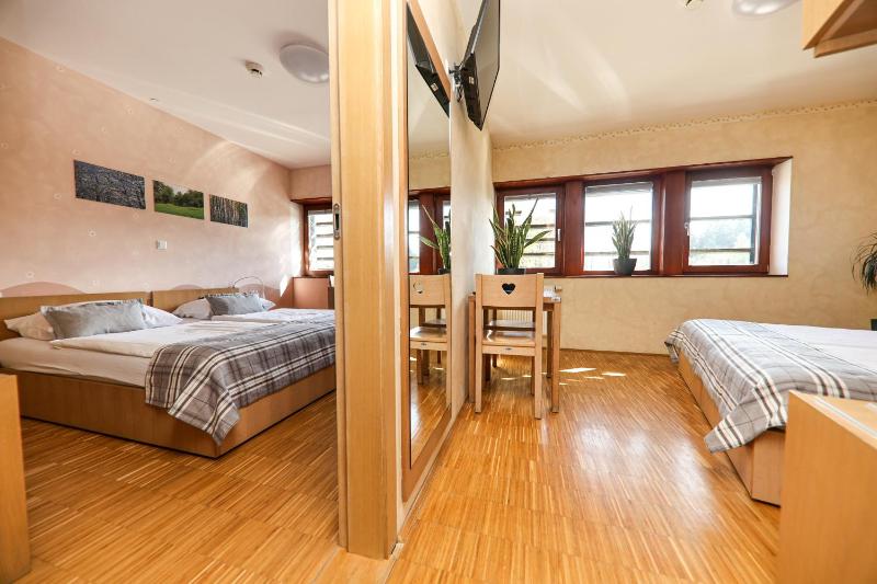 Apartment image 3