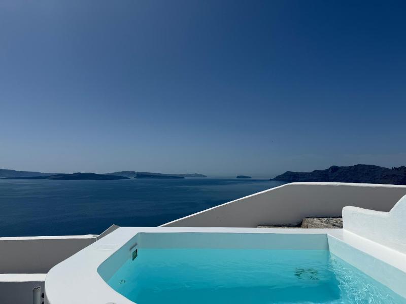 Mystic Luxury Villa with Sea View and Heated Plunge Pool image 3