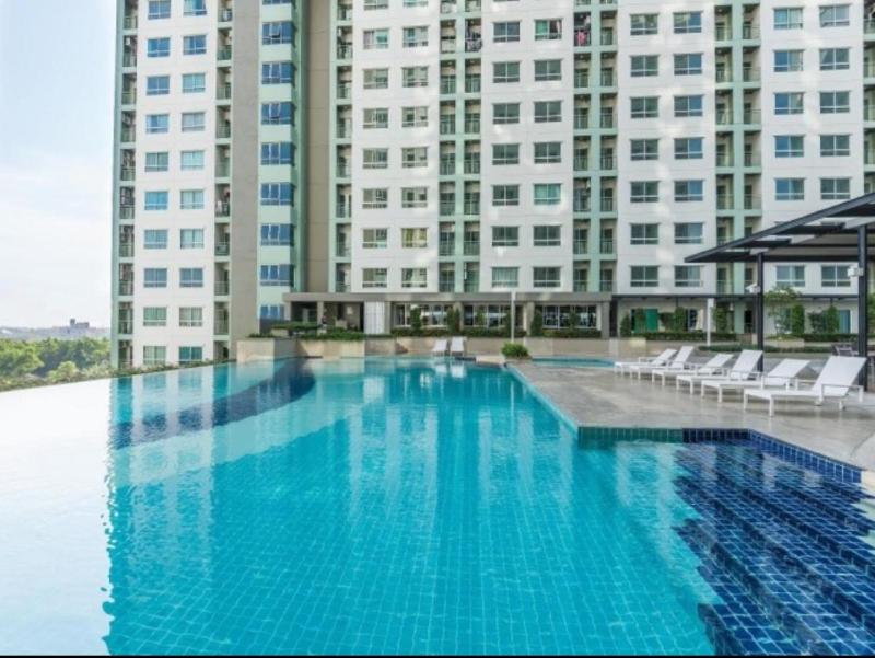 Lumpini park Beach condo Jomtien - image 1