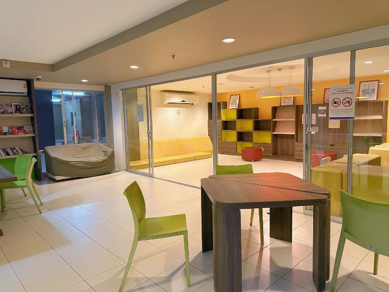 Lumpini park Beach condo Jomtien - image 5