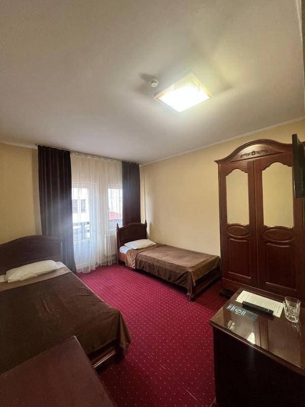 Twin Room with Balcony image 3
