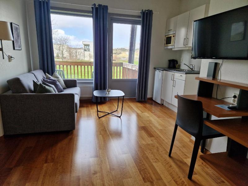 Family Room image 1