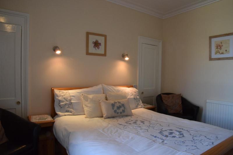 Double Room with Private Bathroom image 3