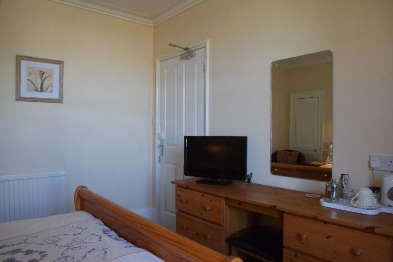 Double Room with Private Bathroom image 2