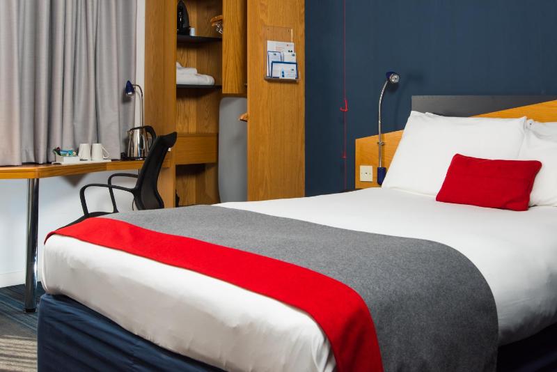 Double Room with Free Hot Breakfast - Accessible image 3