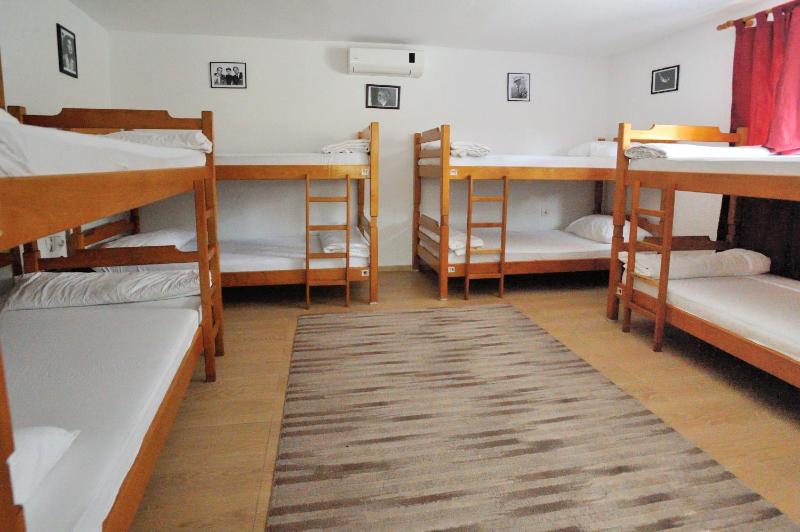 Bed in 8-Bed Mixed Dormitory Room image 2
