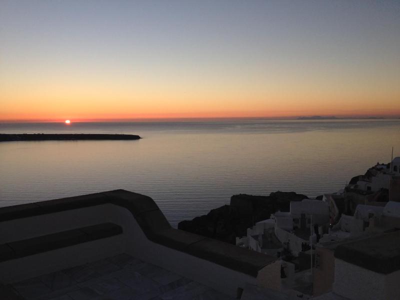 Beautiful Oia Villa - image 14