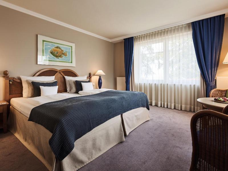 Double Room - Sea Side image 4