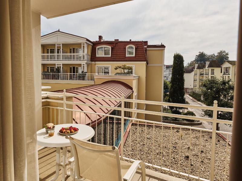 Double Room with Balcony - Land Side image 3