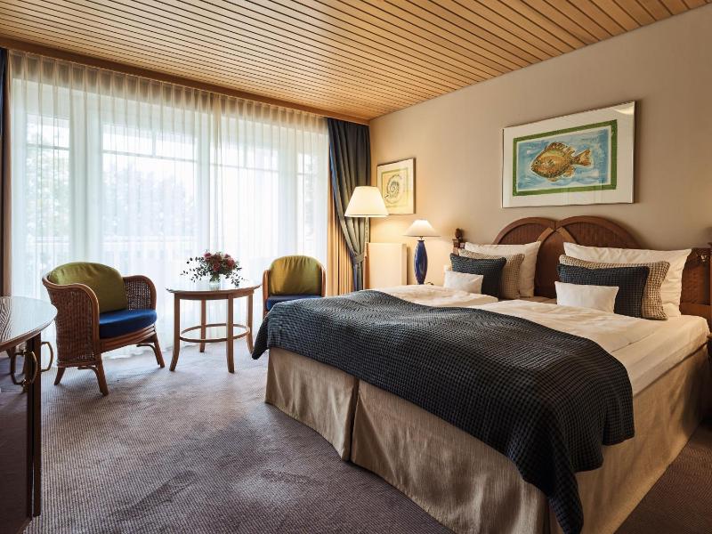 Double Room with Balcony - Land Side image 4