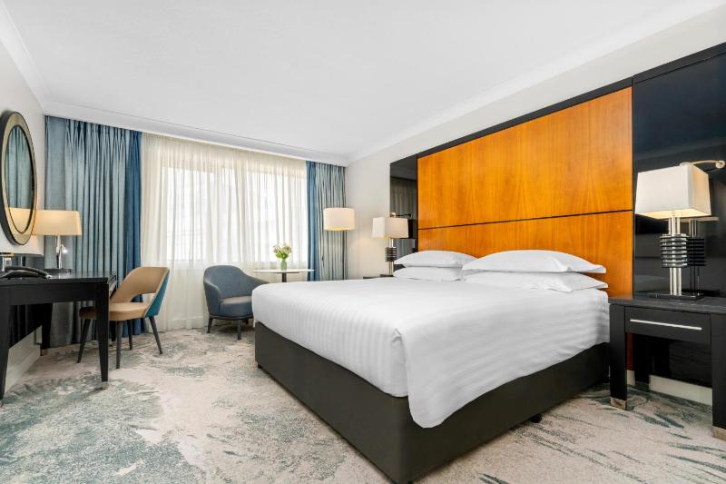 Superior King Room image 1