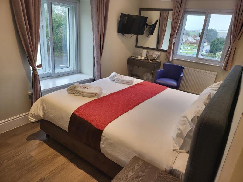 Standard Double Room image 1